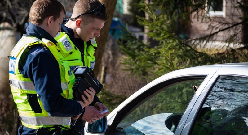 Multas por excesso de velocidade trocadas por descansos obrigatórios