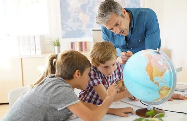 Image with missing alt attribute found on maps.com