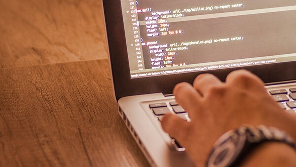 Image with missing alt attribute found on imooc.com