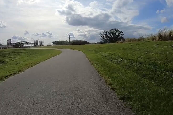 Image with missing alt attribute found on traillink.com