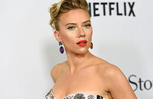 Debate por foto en bikini de Scarlett Johansson, sin photoshop: &iquest;Cu&aacute;nto cambia?