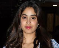 PIX: Janhvi watches a film with her brother, Arjun