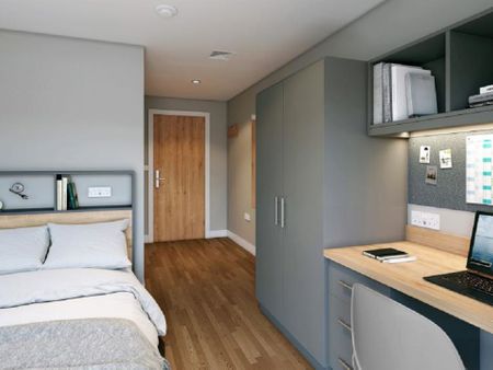 Image with missing alt attribute found on student.com