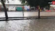 شاهد: مياه الأمطار تغلق الشوارع في مدينة غزة