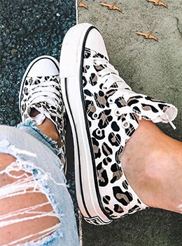 Image with missing alt attribute found on bellelily.com