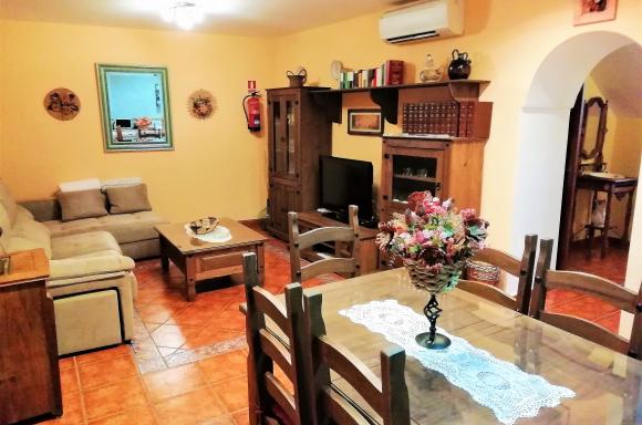 Image with missing alt attribute found on escapadarural.com