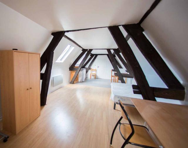 Image with missing alt attribute found on locservice.fr