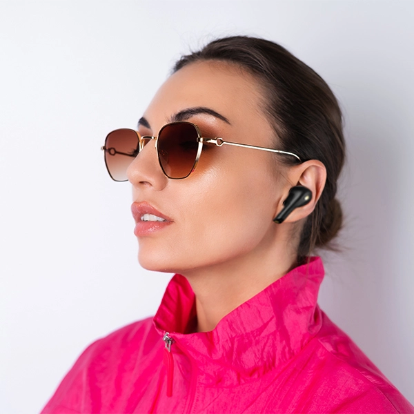 Image with missing alt attribute found on rave.pk