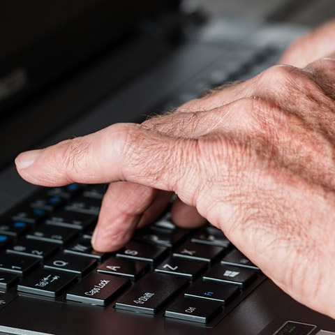 Image with missing alt attribute found on clublibertaddigital.com