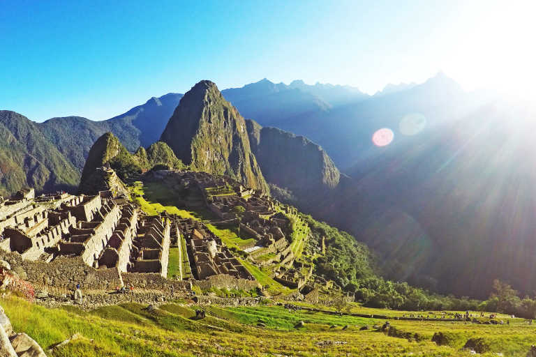 Image with missing alt attribute found on vayama.com