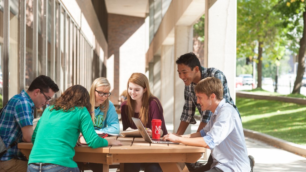 Image with missing alt attribute found on msoe.edu