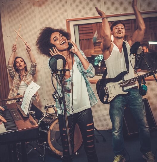 Image with missing alt attribute found on 123rf.com