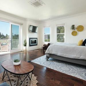 Image with missing alt attribute found on napavalley.com