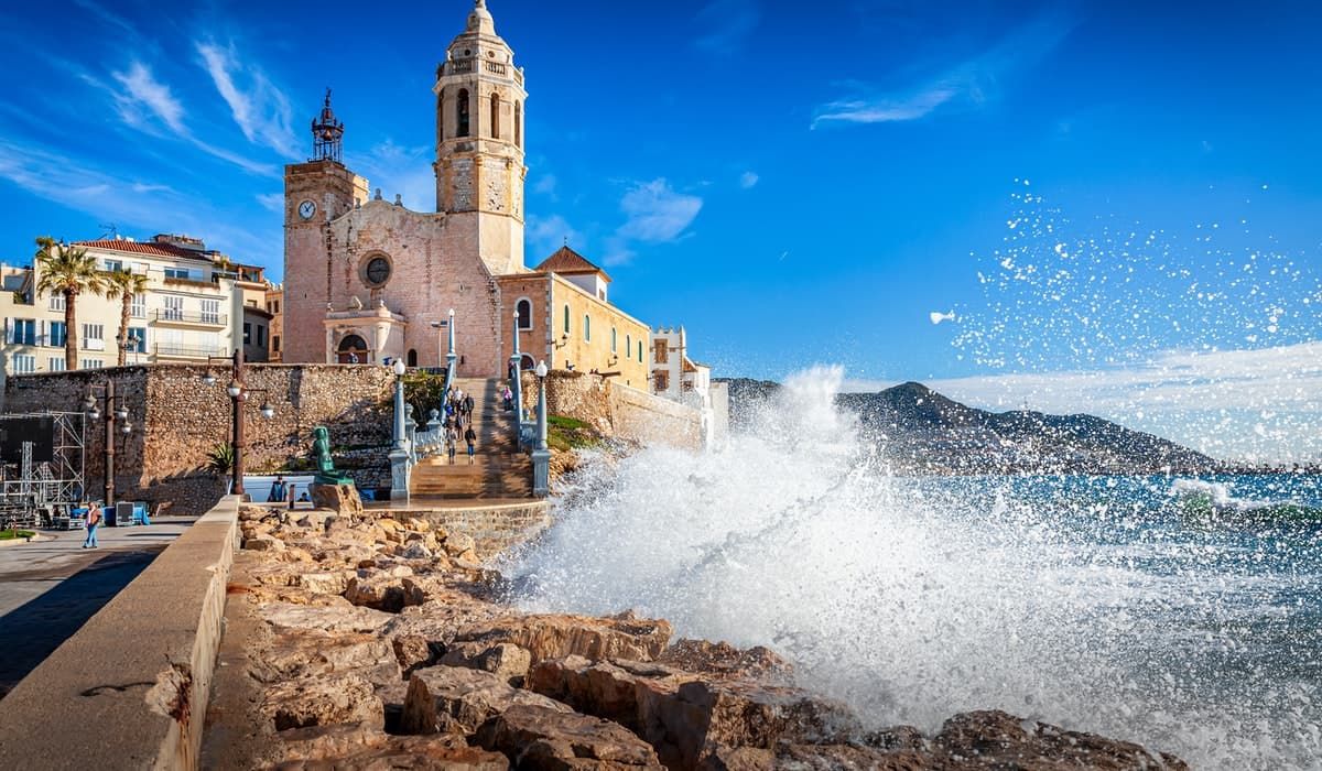 Image with missing alt attribute found on finestyachtcharter.com