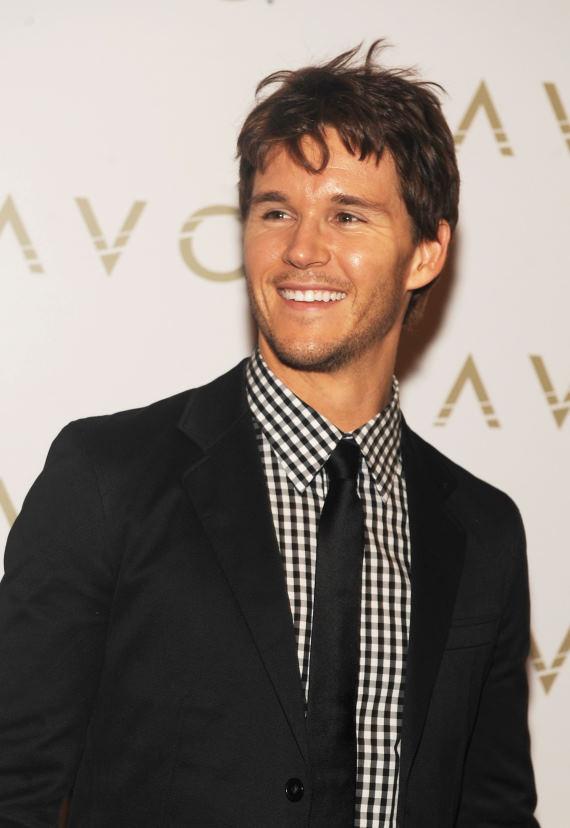 Image with missing alt attribute found on greginhollywood.com