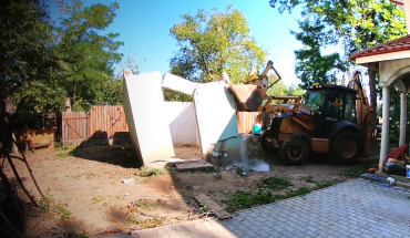 How-to-tear-down-a-building