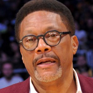 Image with missing alt attribute found on theballerlife.com