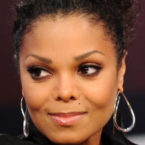 Image with missing alt attribute found on theballerlife.com