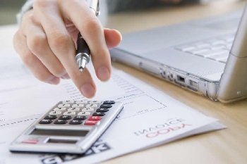 Image with missing alt attribute found on kompaskreditov.ru