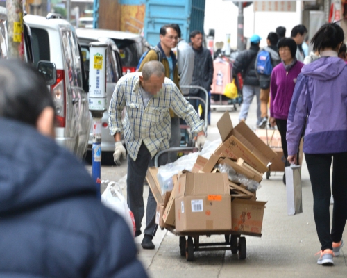 消息指港去年貧窮人口達140.6萬創10年新高