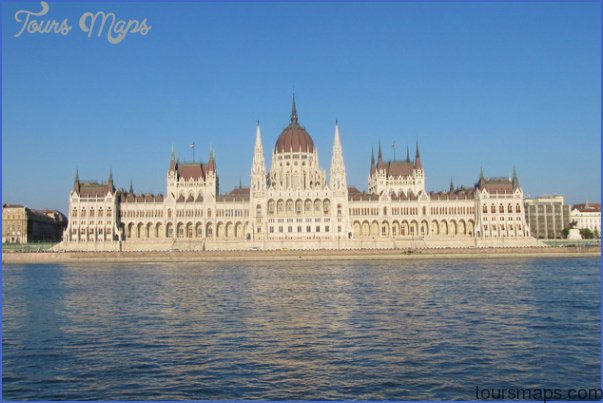 VANTAGE DELUXE WORLD CRUISES TRAVEL GUIDE_15.jpg