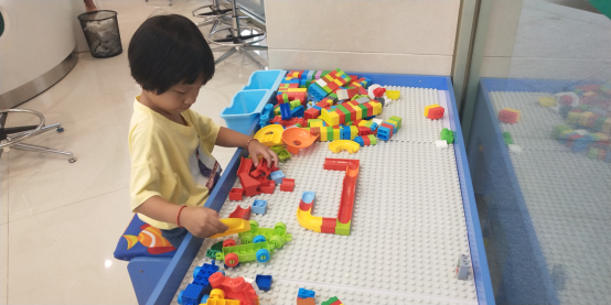 农行泉州分行多形式推进网点“暖心”服务