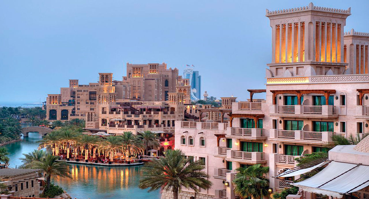 Image with missing alt attribute found on arttour.ru