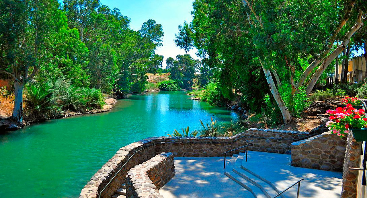 Image with missing alt attribute found on arttour.ru