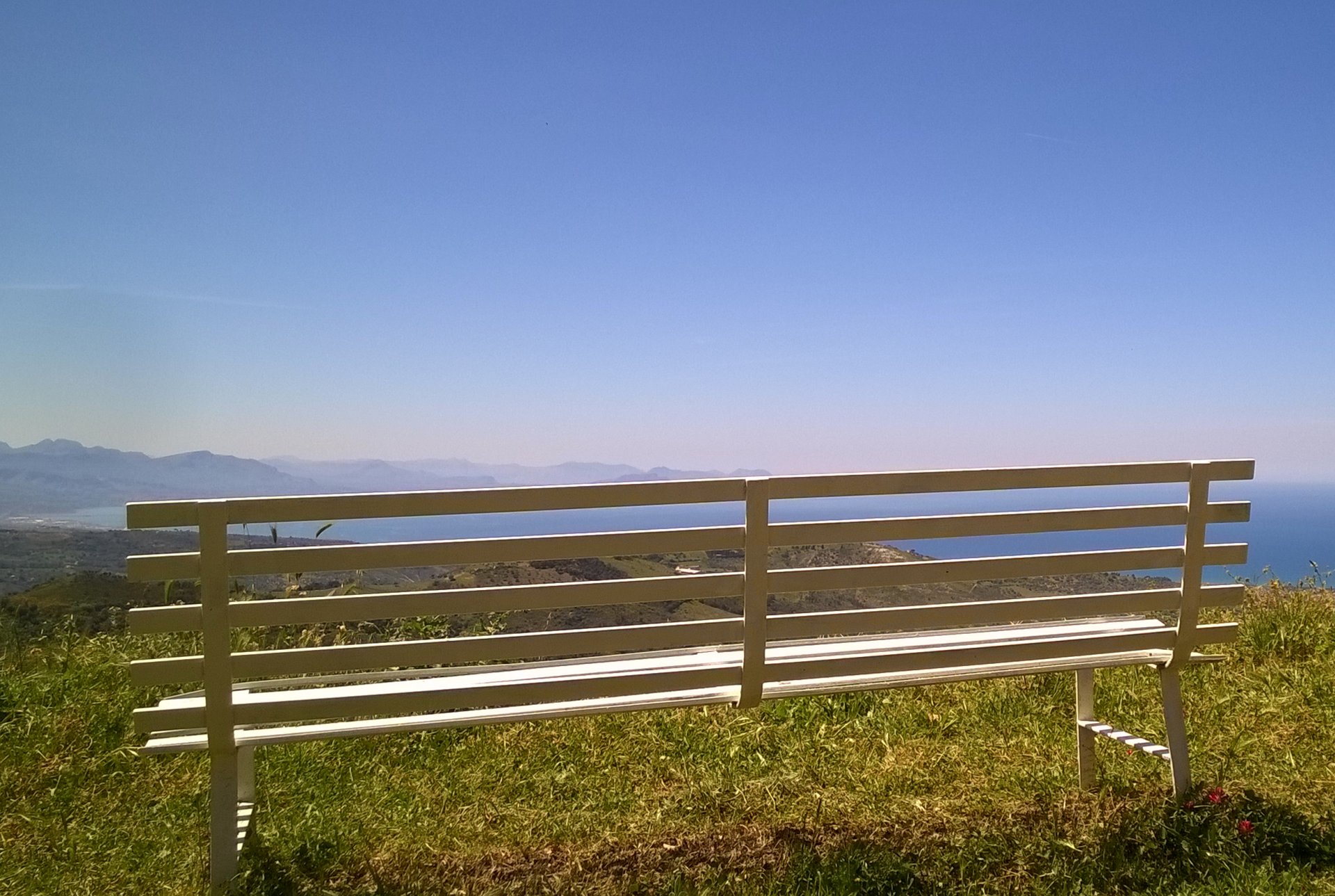 Image with missing alt attribute found on kadmos.com