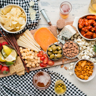How to Make a Tailgating Cheeseboard