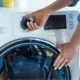 Як позбутися запаху в пральній машині без хімії