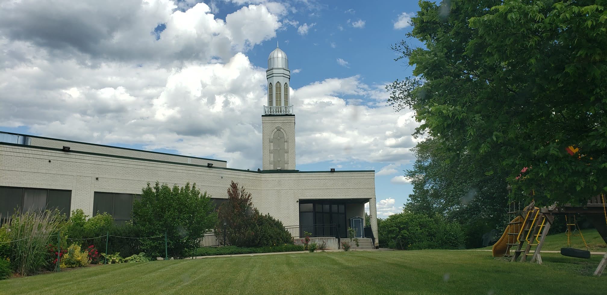 Image with missing alt attribute found on ahmadiyya.us