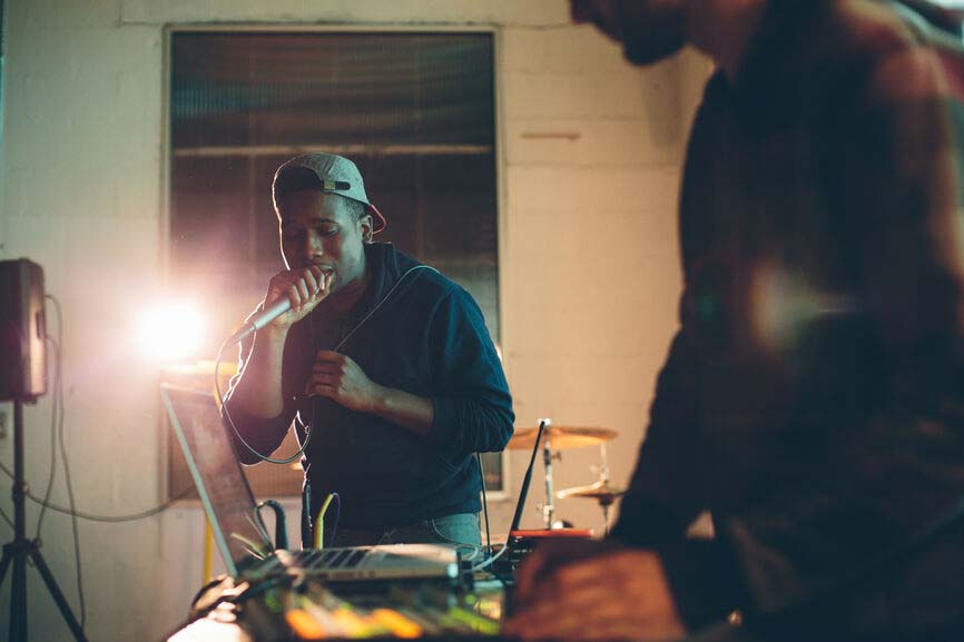 Image with missing alt attribute found on airbit.com