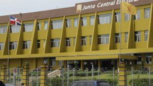 Solo 8 partidos tendrán delegados en centros procesamiento datos JCE