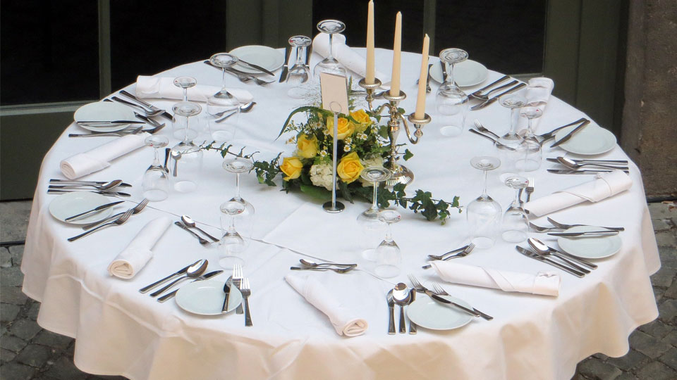 J&iacute;deln&iacute; stůl Feng - &scaron;uej