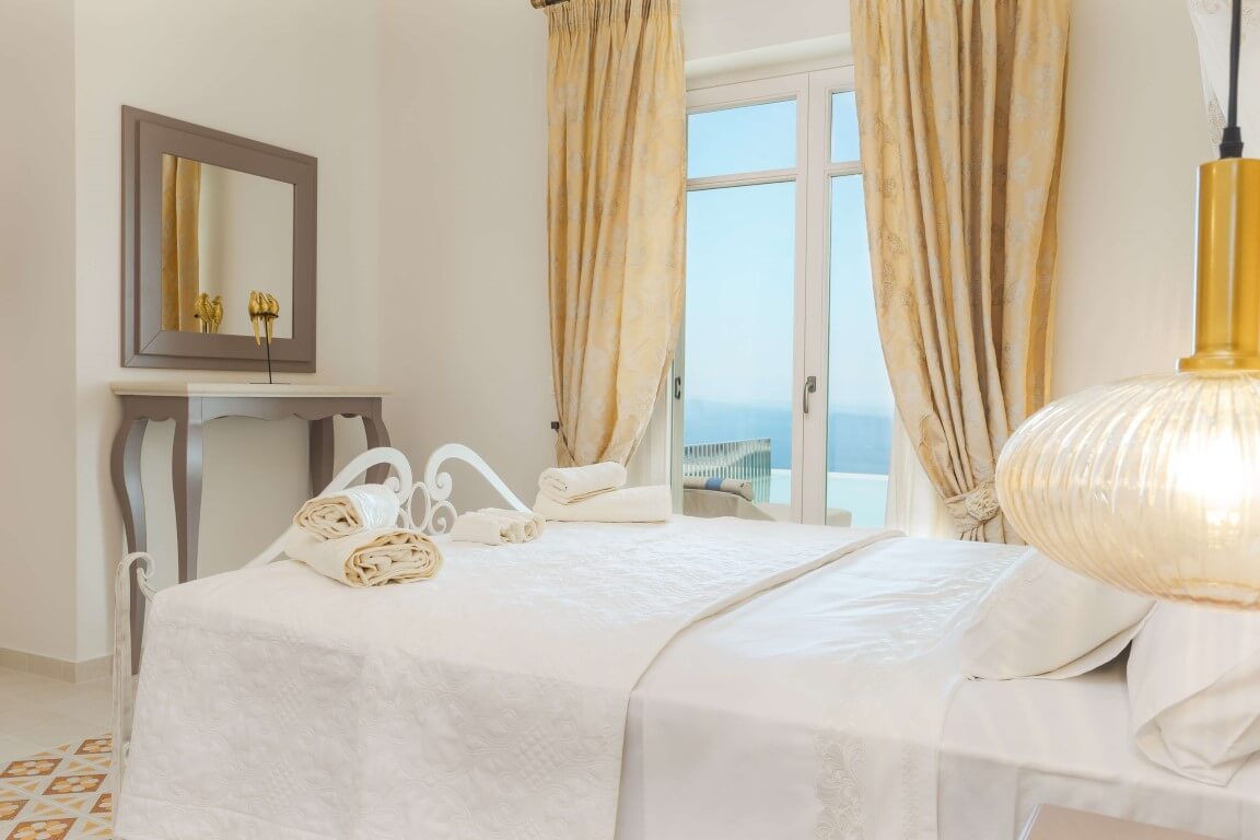 Image with missing alt attribute found on archontikostoufi.gr