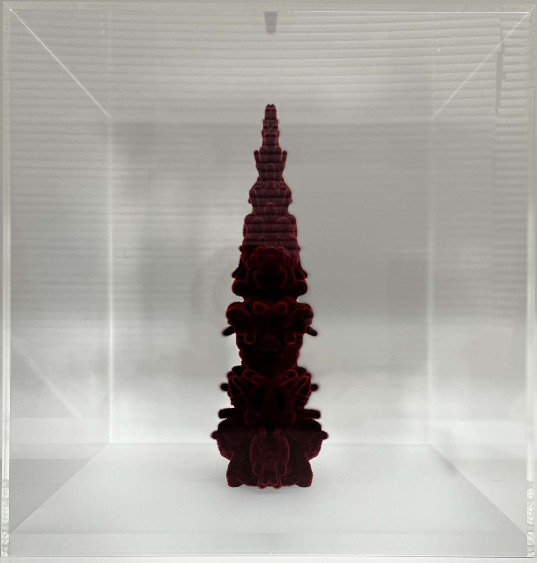 名和晃平「Velvet-Throne(R)」