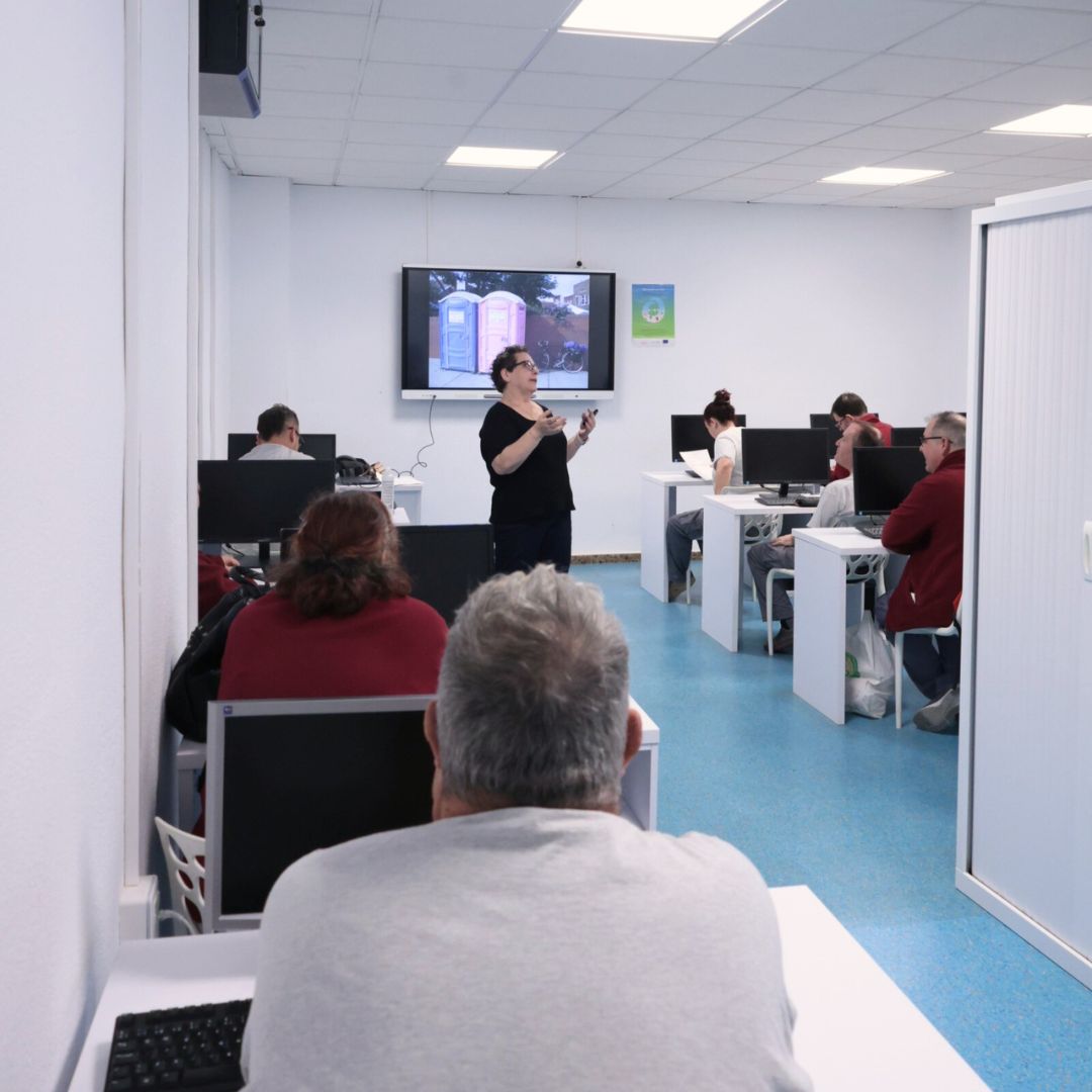 Image with missing alt attribute found on asproservis.com