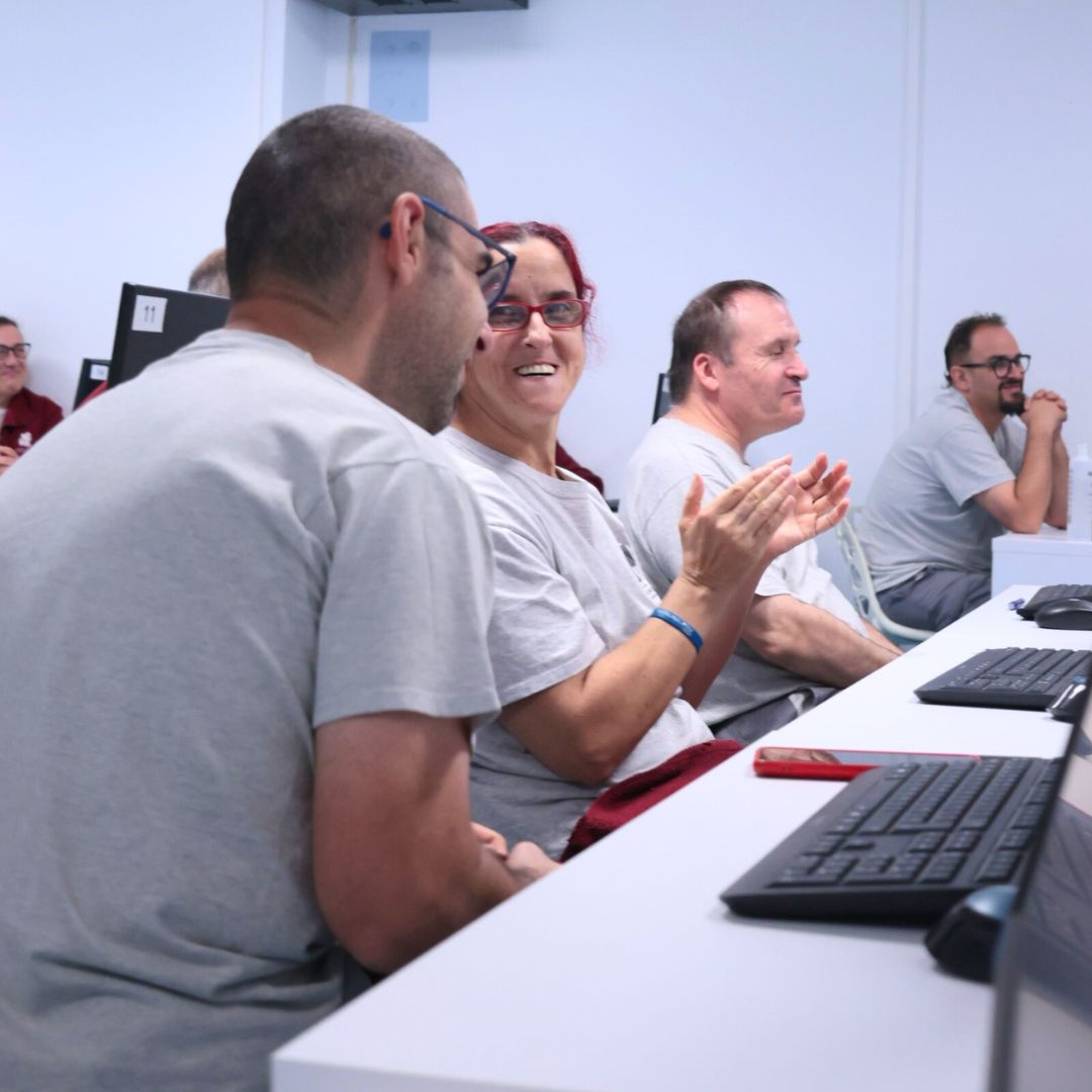 Image with missing alt attribute found on asproservis.com