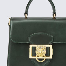 Image with missing alt attribute found on aspinaloflondon.com