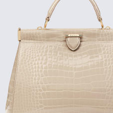 Image with missing alt attribute found on aspinaloflondon.com