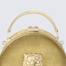 Image with missing alt attribute found on aspinaloflondon.com