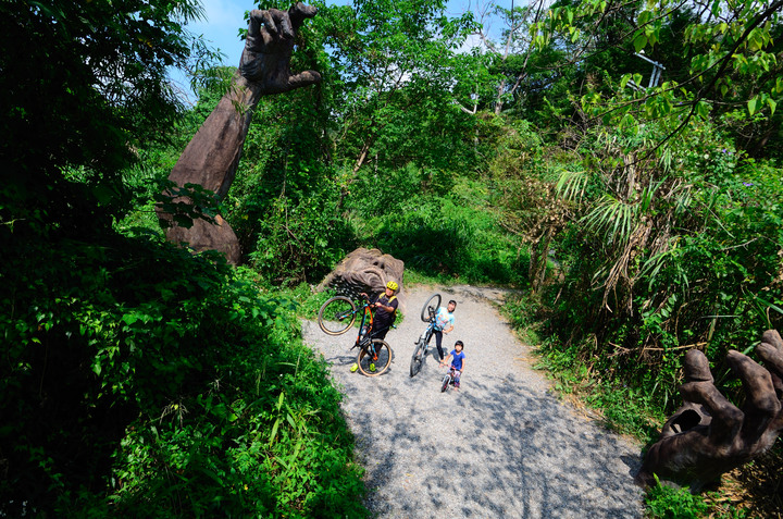 Image with missing alt attribute found on mobile01.com