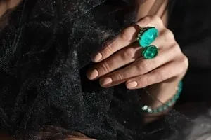 Image with missing alt attribute found on avegems.com