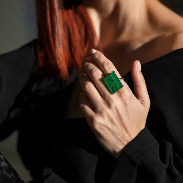 Image with missing alt attribute found on avegems.com