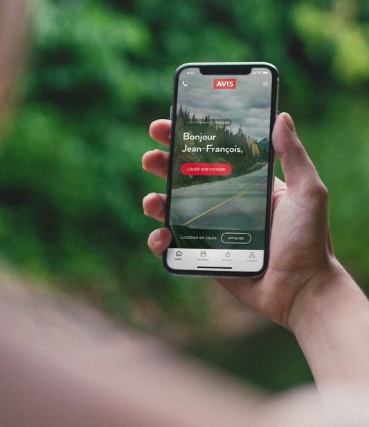 Choisissez le modèle dans la catégorie réservée avec l’application mobile Avis