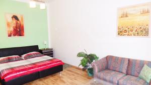 Image with missing alt attribute found on azylpromilence.com.cz