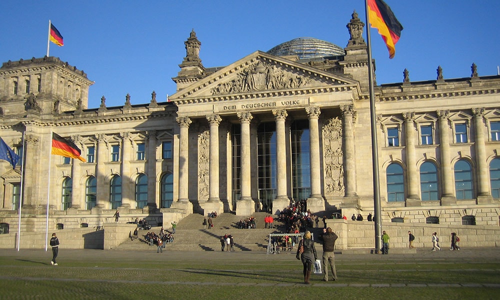 Image with missing alt attribute found on b-amooz.com