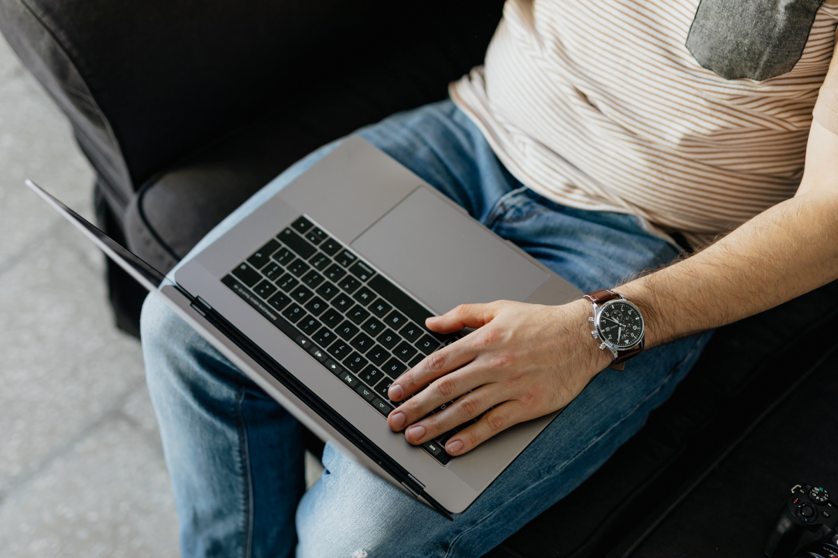 Image with missing alt attribute found on kaboompics.com