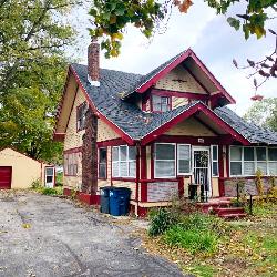 Image with missing alt attribute found on estatesale.com